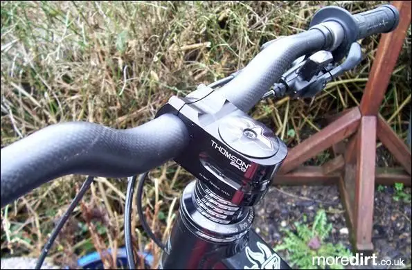 Close up of Thomson X4 stem and Azonic Stealth Bar