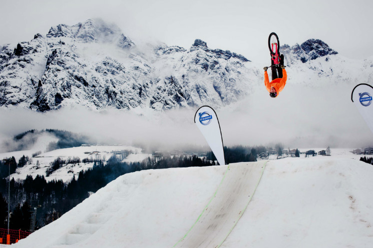 White Style 2013

Credit - Bartek Wolinksi