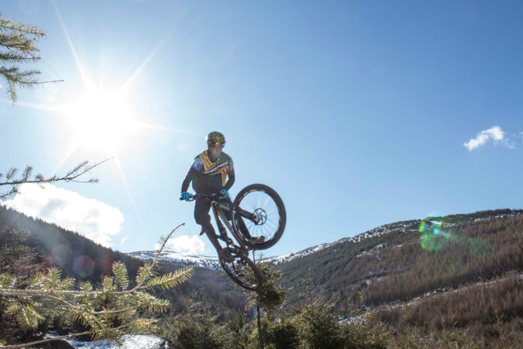 chain reaction cycles trails