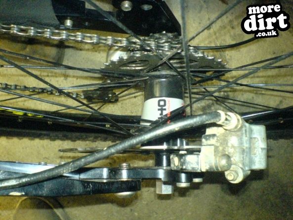 Dt swiss 440 freeride hub with thru axle 