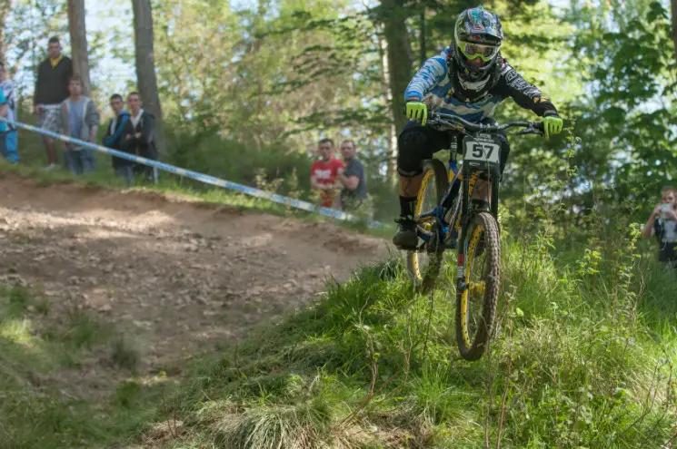 Sam Hill's mad inside line on the final two berms