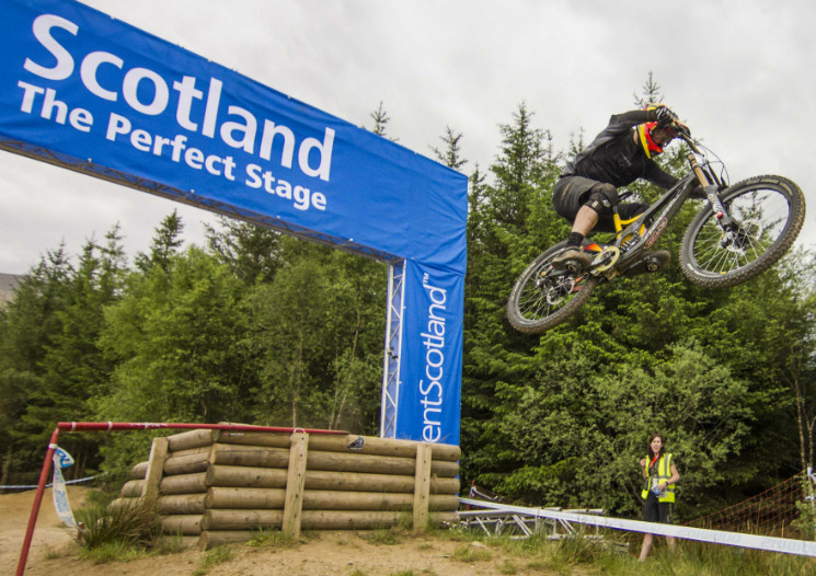 UCI Downhill World Cup - Fort Bill 