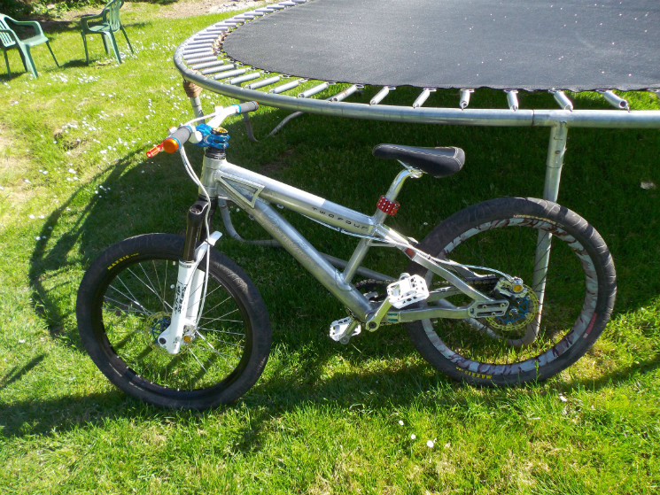 twofour bicycles 
French co 
pornking 
