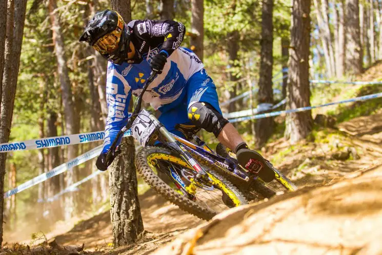 Chain Reaction Cycles / Nukeproof - Andorra 