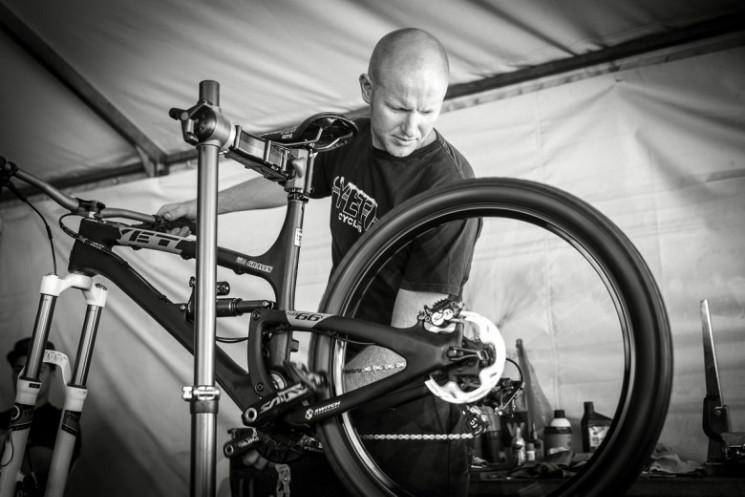 Jared Graves - Yeti cycles
