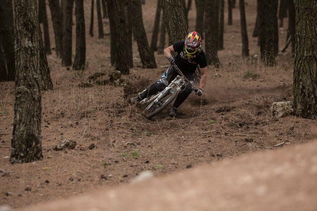 Roost DH: Mountain biking in the winter sun!