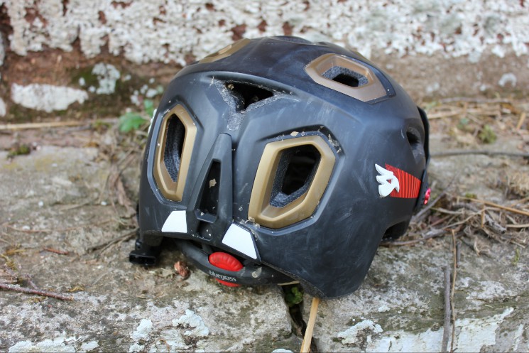 goldeneyes helmet