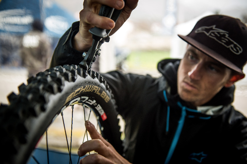 SCHWALBE Tread Cutter