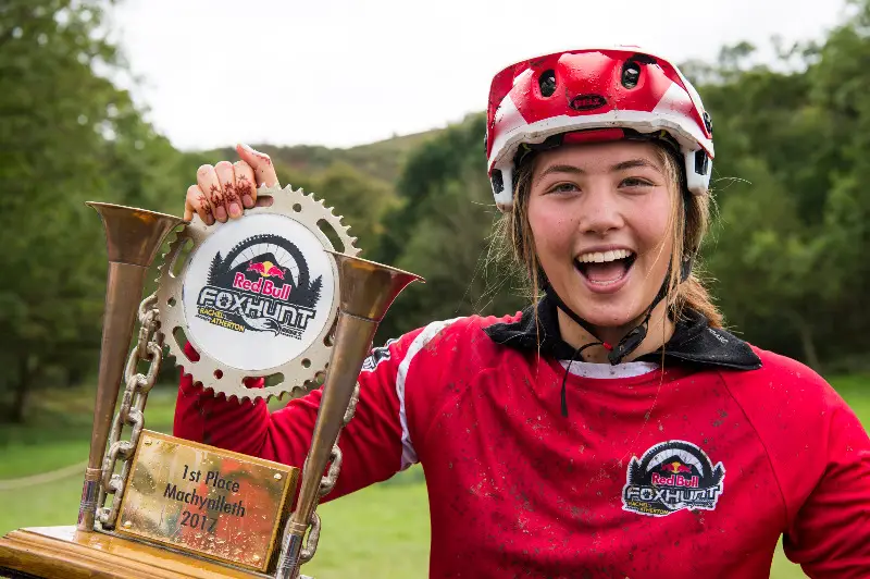 Red Bull Foxhunt 2017: Millie Johnset storms to Vi