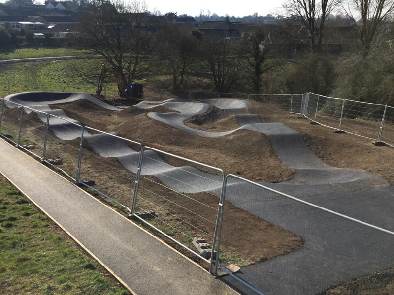 Pumptrack specialists Clark & Kent Contractors are putting the finishing touches on this new pumptrack in Castle Cary, Sommerset.