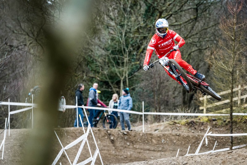 Y Mynydd Downhill - Cwmcarn