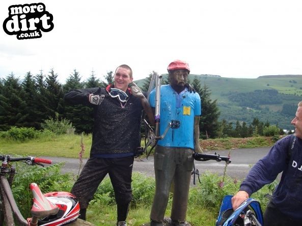 Y Mynydd Downhill - Cwmcarn