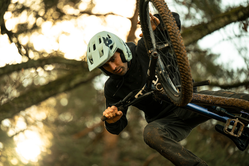 New Bluegrass Jetro 3/4 Shell Helmet